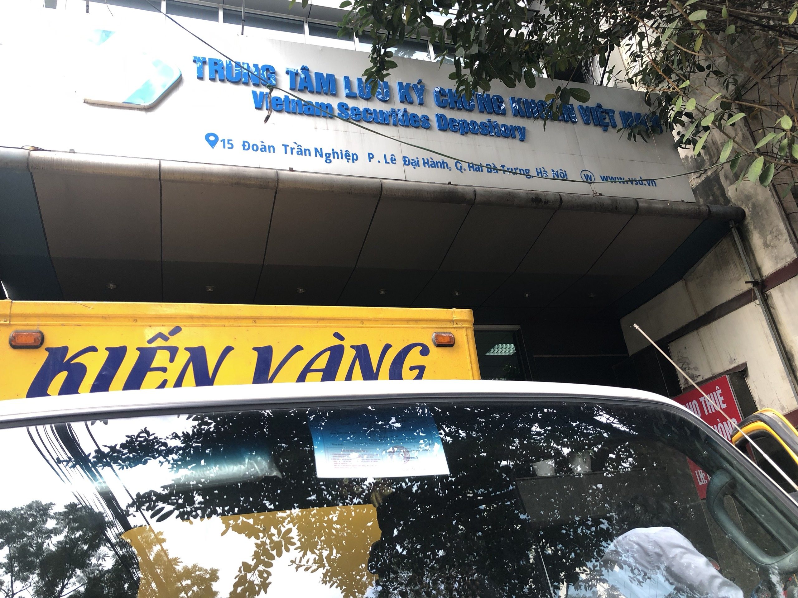 Chuyển văn phòng Trung tâm lưu ký chứng khoán Việt Nam về trụ sở mới Hoàng Quốc Việt